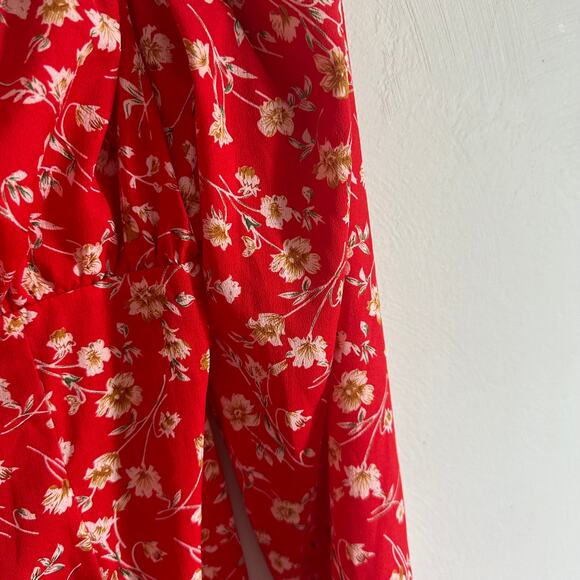 PRETTYLITTLETHING Red Ditsy Floral Bow Detail Side Split Bodycon Dress - Picture 9 of 10